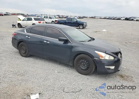 2015 Nissan Altima 2.5 из США, поврежденный, VIN 1N4AL3AP7FN890877